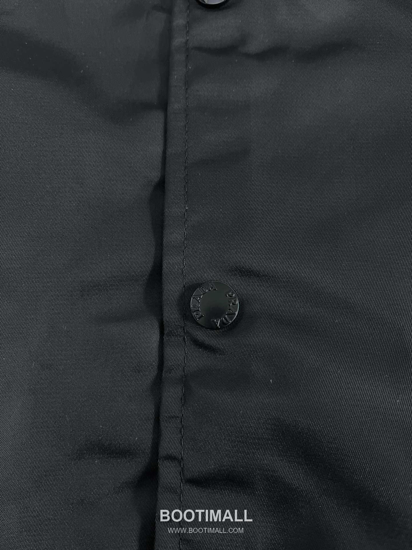 Prada 2024 S/S Nylon Long Sleeve Shirt Jacket with Triangle Logo 프라다 2024SS 나일론 블랙 셔츠 재킷 삼각 로고 17