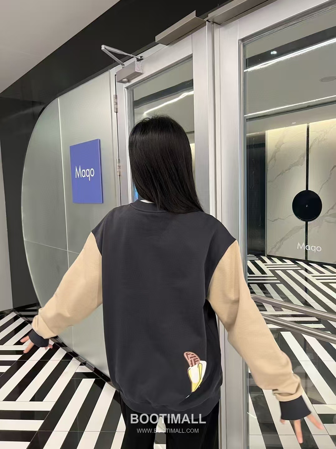 Fendi 2025 S/S Cotton Sweatshirt with Triangle Print Patchwork 펜디 2025SS 코튼 블랙 맨투맨 삼각 프린트 패치워크 6