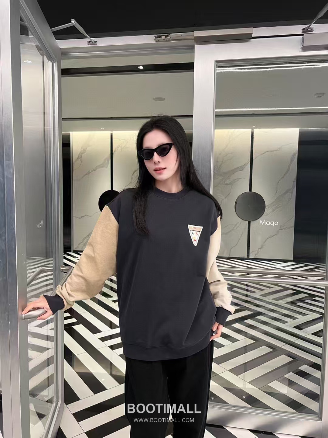 Fendi 2025 S/S Cotton Sweatshirt with Triangle Print Patchwork 펜디 2025SS 코튼 블랙 맨투맨 삼각 프린트 패치워크 8