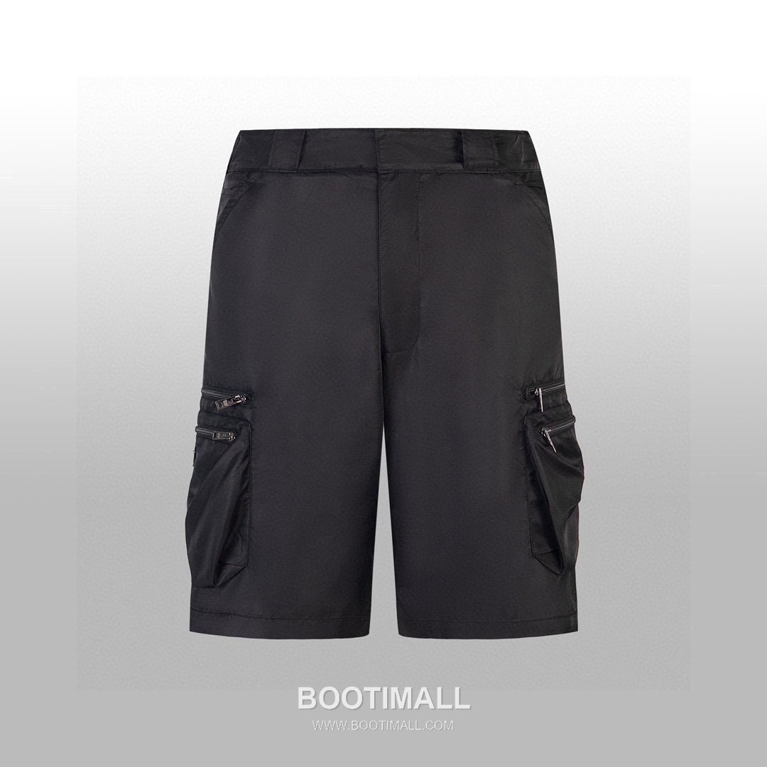 Prada 2025 S/S Cotton Cargo Shorts with Multi Zip Pocket Detail 프라다 2025SS 코튼 블랙 쇼츠 멀티 지퍼 카고 포켓 1