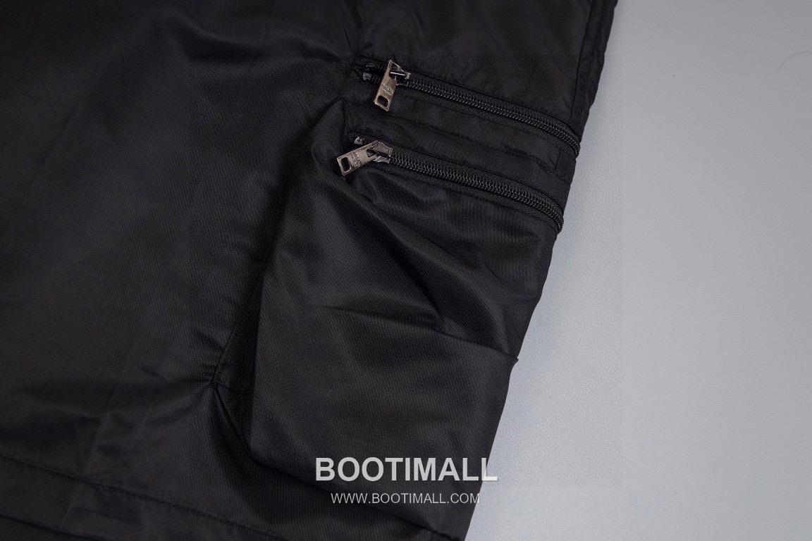 Prada 2025 S/S Cotton Cargo Shorts with Multi Zip Pocket Detail 프라다 2025SS 코튼 블랙 쇼츠 멀티 지퍼 카고 포켓 7