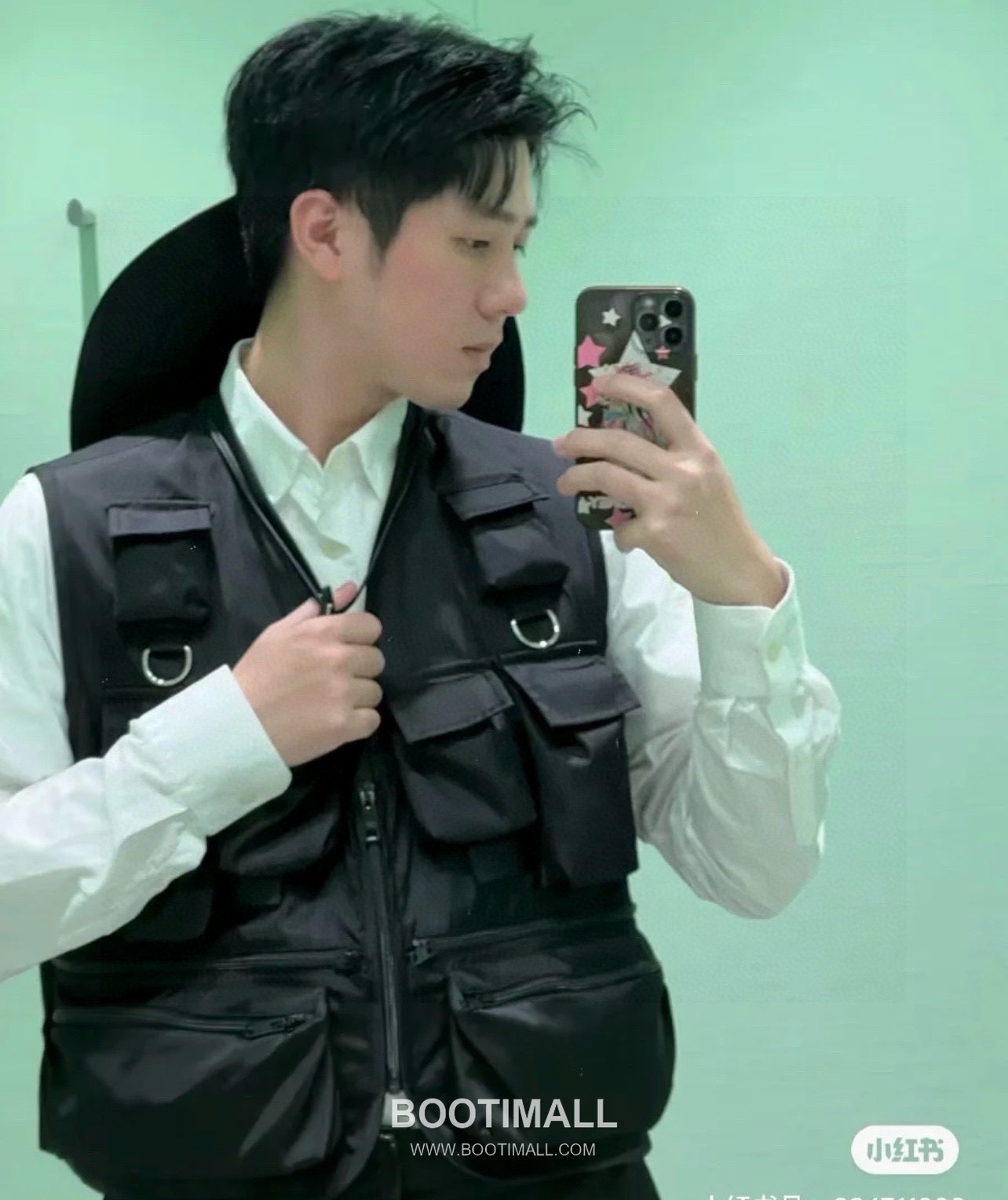 Prada 2025 F/W Nylon Utility Vest with Triangle Logo Multi Pocket 프라다 2025FW 나일론 블랙 베스트 삼각 로고 멀티 포켓 4