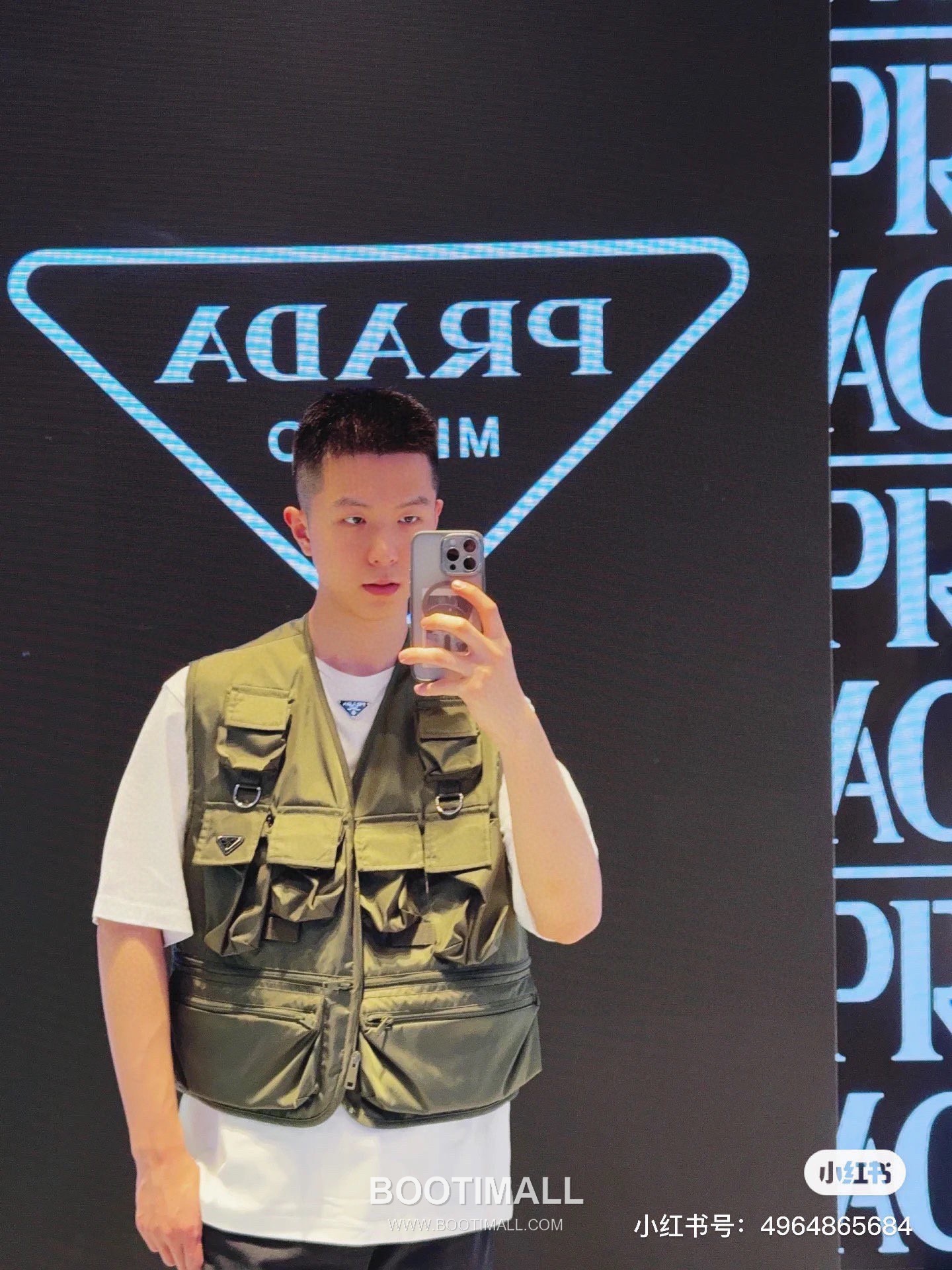 Prada 2025 F/W Nylon Utility Vest with Triangle Logo Multi Pocket 프라다 2025FW 나일론 블랙 베스트 삼각 로고 멀티 포켓 2