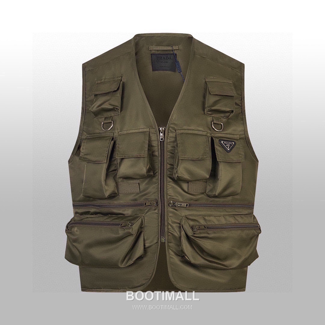 Prada 2025 F/W Nylon Utility Vest with Triangle Logo Multi Pocket 프라다 2025FW 나일론 블랙 베스트 삼각 로고 멀티 포켓 4