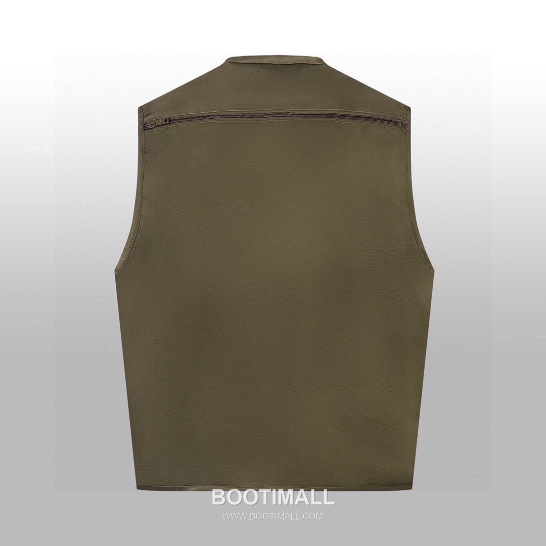 Prada 2025 F/W Nylon Utility Vest with Triangle Logo Multi Pocket 프라다 2025FW 나일론 블랙 베스트 삼각 로고 멀티 포켓 5