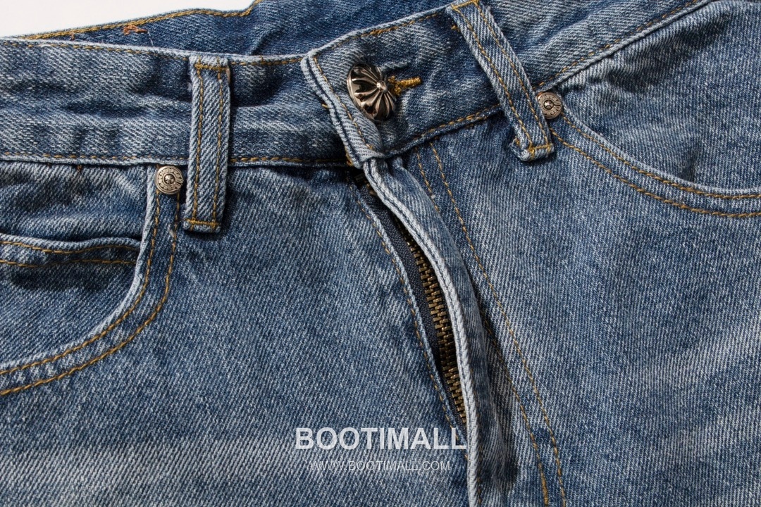 Chrome Hearts 2025 S/S Denim Straight Pants with Leather Cross Patch 크롬하츠 2025SS 데님 블루 팬츠 레더 크로스 패치 5