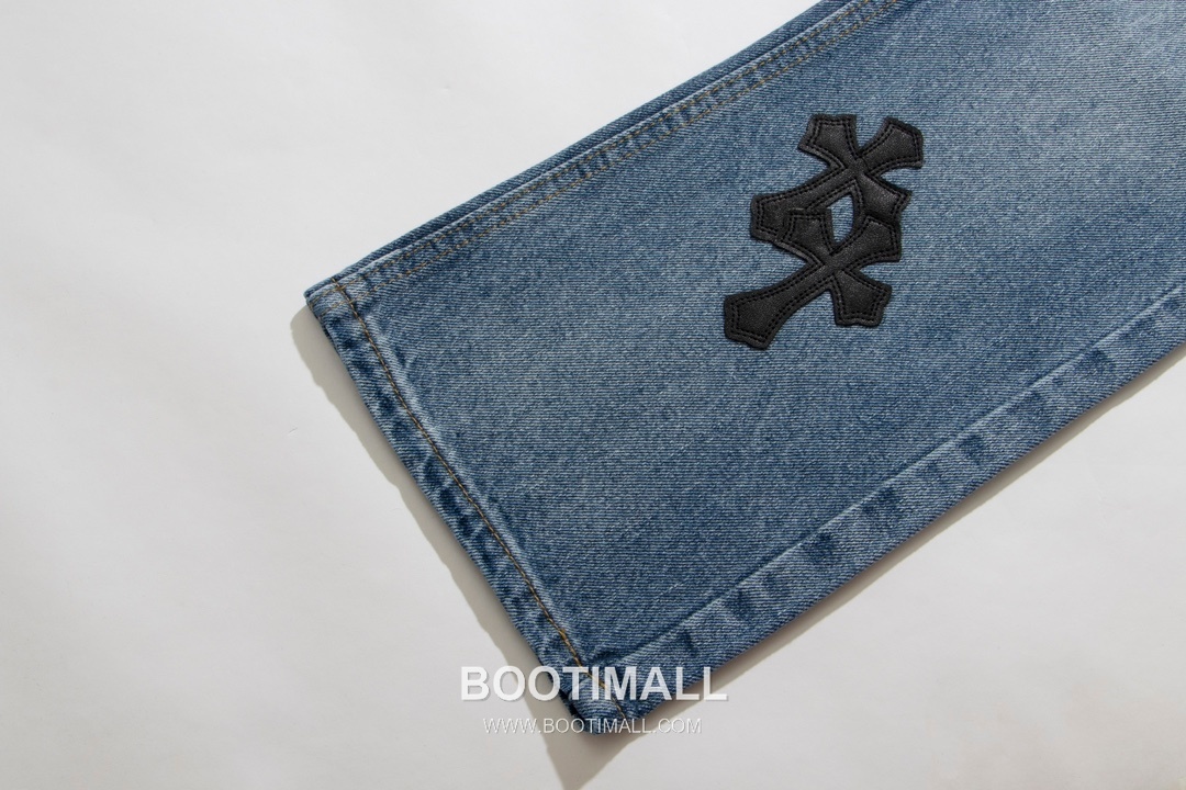 Chrome Hearts 2025 S/S Denim Straight Pants with Leather Cross Patch 크롬하츠 2025SS 데님 블루 팬츠 레더 크로스 패치 7