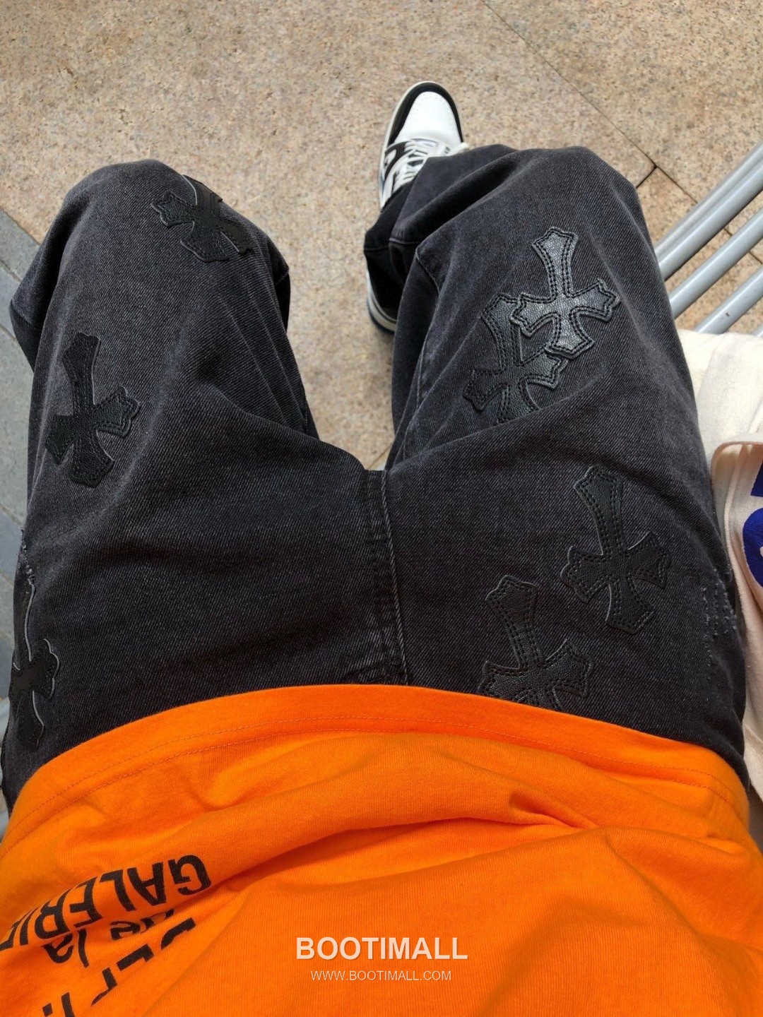 Chrome Hearts 2025 S/S Denim Straight Pants with Leather Cross Patch 크롬하츠 2025SS 데님 블루 팬츠 레더 크로스 패치 7