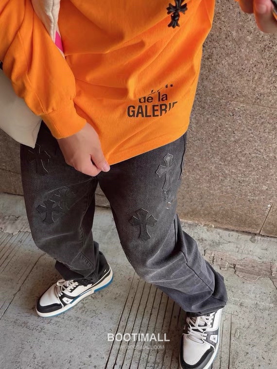 Chrome Hearts 2025 S/S Denim Straight Pants with Leather Cross Patch 크롬하츠 2025SS 데님 블루 팬츠 레더 크로스 패치 8