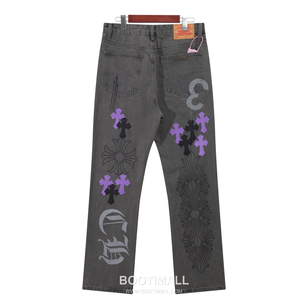 Chrome Hearts 2025 S/S Denim Straight Pants with Graffiti Print Leather Patch 크롬하츠 2025SS 데님 그레이 팬츠 그래피티 프린트 레더 크로스 2