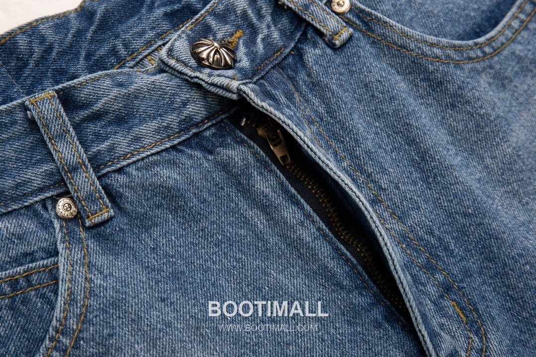 Chrome Hearts 2025 S/S Denim Straight Pants with Leather Cross Patch 크롬하츠 2025SS 데님 블루 팬츠 레더 크로스 패치 8