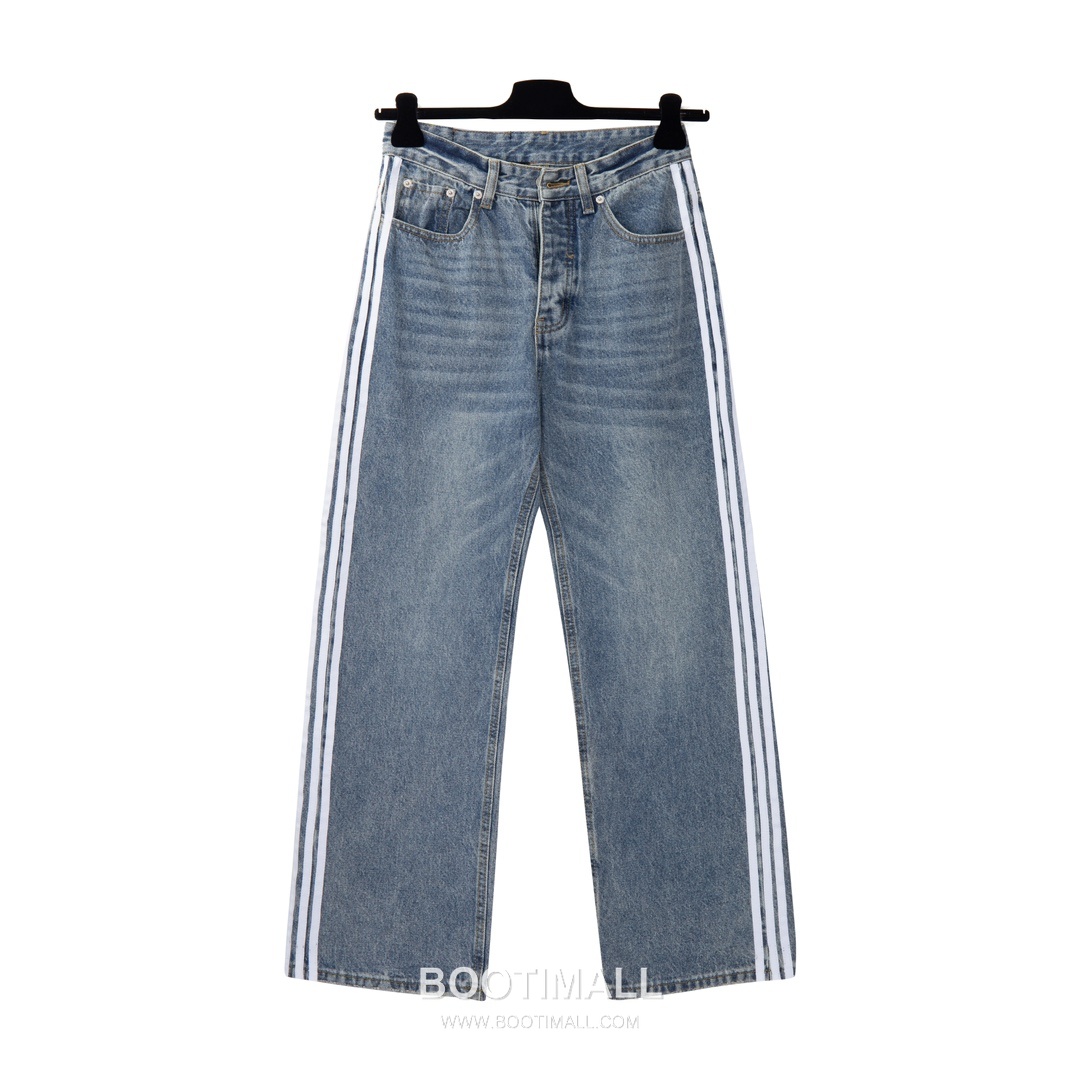 Balenciaga x Adidas 2024 S/S Cotton Denim Pants with Three Stripe Detail 발렌시아가 아디다스 2024SS 데님 블루 팬츠 삼선 스트라이프 1