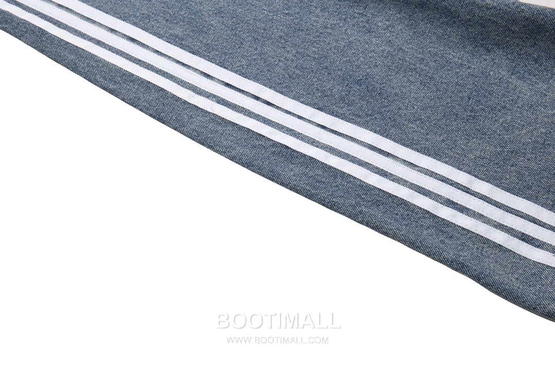 Balenciaga x Adidas 2024 S/S Cotton Denim Pants with Three Stripe Detail 발렌시아가 아디다스 2024SS 데님 블루 팬츠 삼선 스트라이프 6