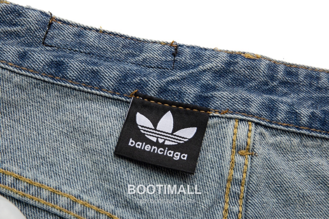 Balenciaga x Adidas 2024 S/S Cotton Denim Pants with Three Stripe Detail 발렌시아가 아디다스 2024SS 데님 블루 팬츠 삼선 스트라이프 7