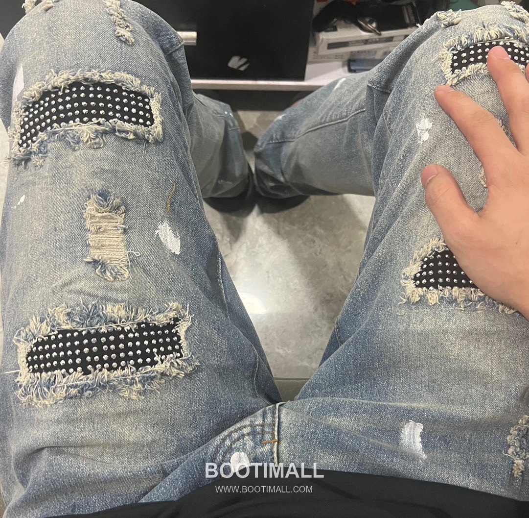 Amiri 2025 S/S Cotton Denim Slim Pants with Distressed Rhinestone Paint Splatter 아미리 2025SS 데님 블루 팬츠 디스트로이드 라인스톤 페인트 스플래터 4