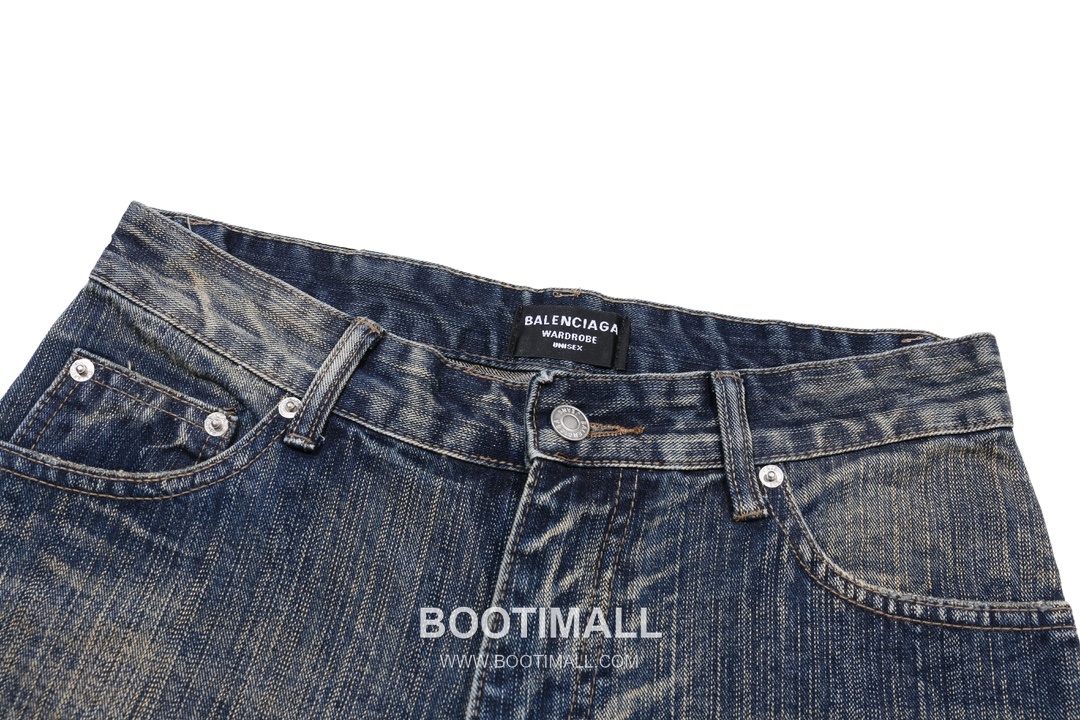 Balenciaga 2024 F/W Cotton Denim Flared Pants with Slub Stripe Detail 발렌시아가 2024FW 데님 블루 팬츠 슬럽 스트라이프 부츠컷 3