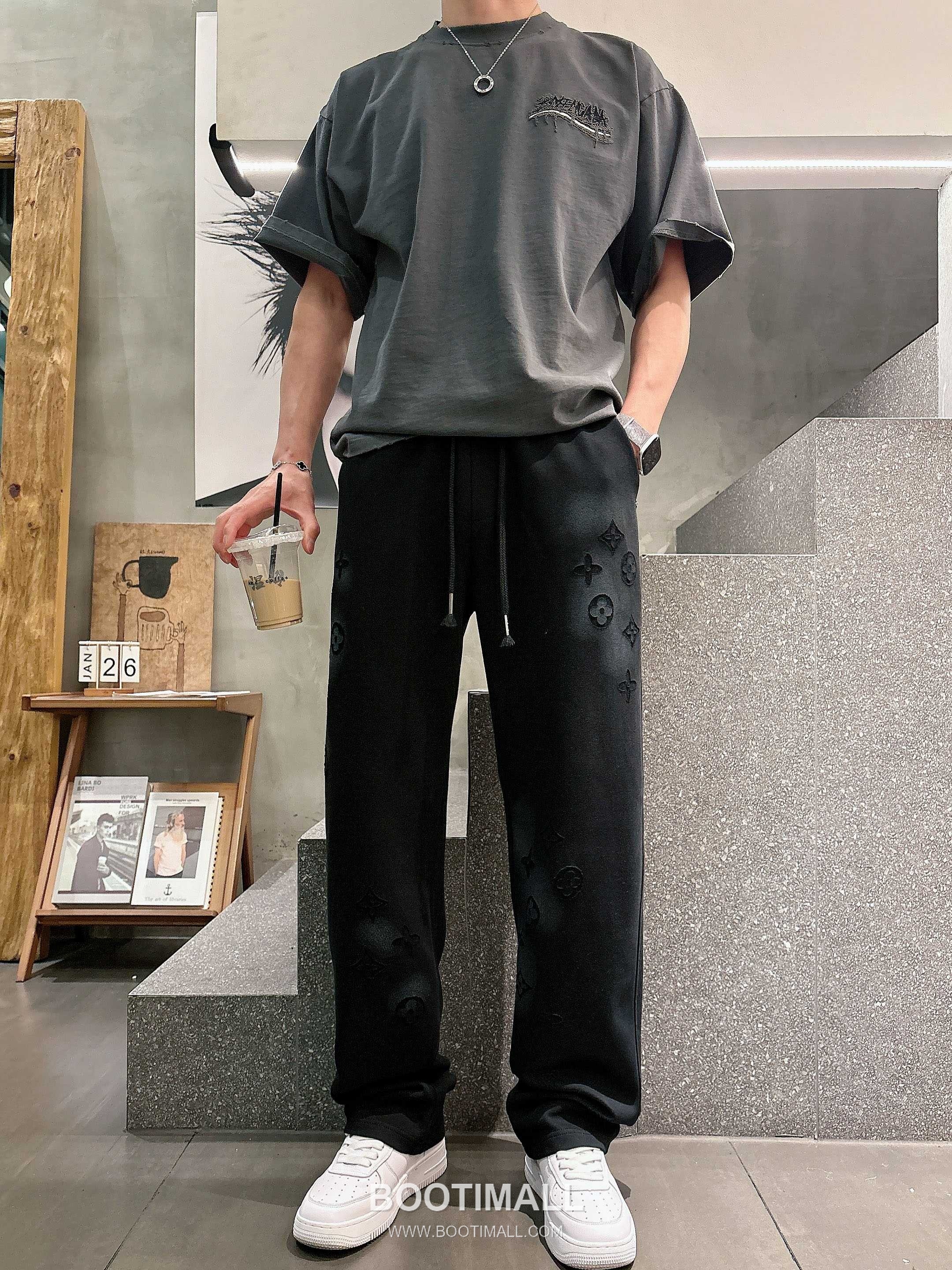 Louis Vuitton 2026 S/S Cotton Sweatpants with Logo Print 루이비통 2026SS 코튼 블랙 팬츠 로고 프린트 9