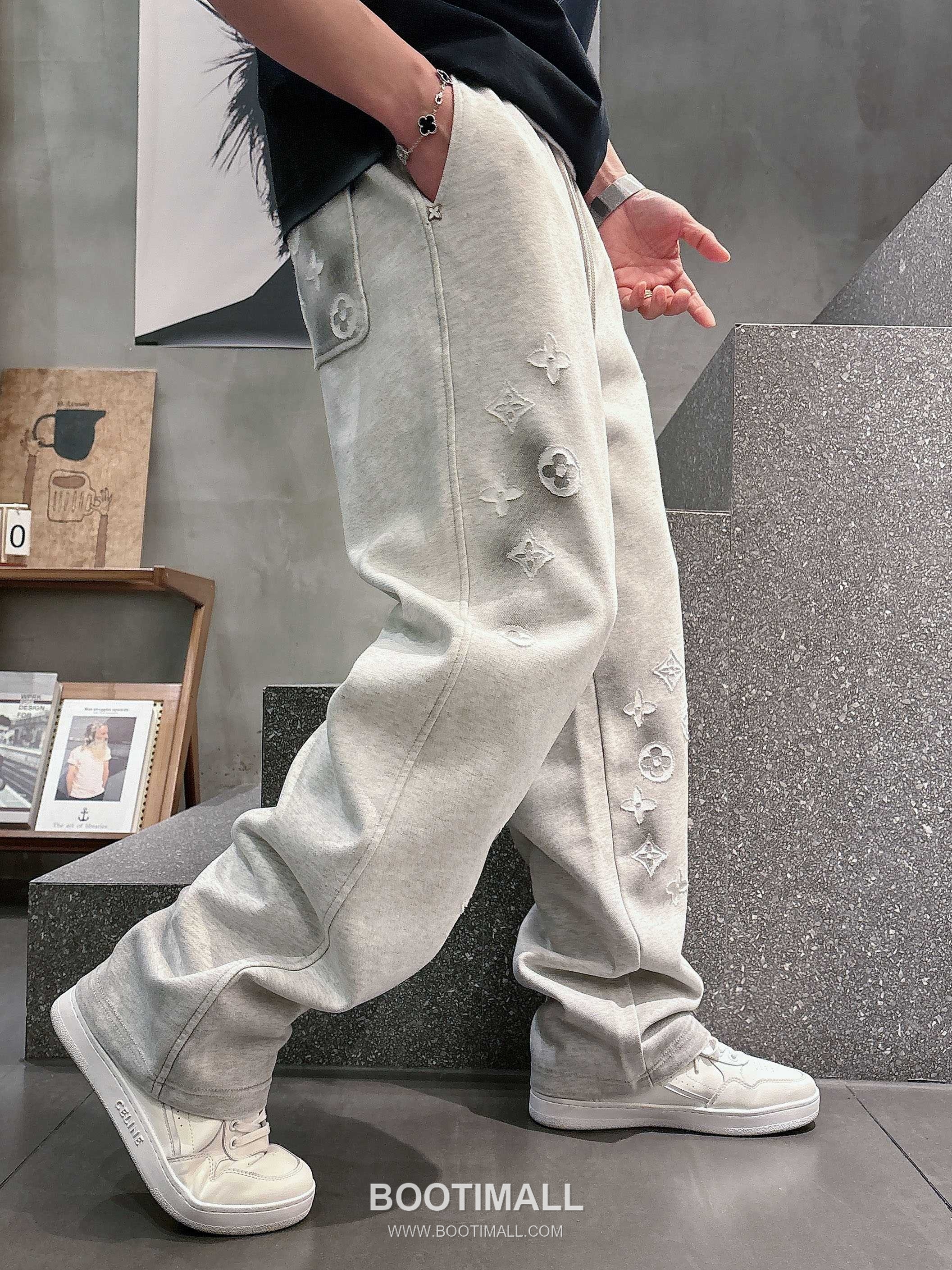 Louis Vuitton 2026 S/S Cotton Sweatpants with Logo Print 루이비통 2026SS 코튼 블랙 팬츠 로고 프린트 9