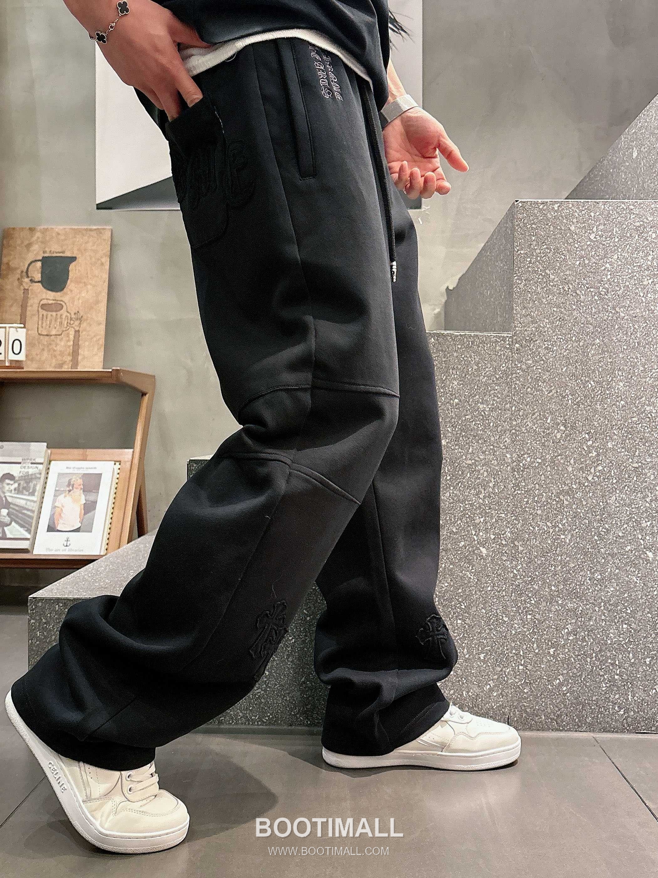 Chrome Hearts 2026 S/S Cotton Sweatpants with Logo Print 크롬하츠 2026SS 코튼 블랙 팬츠 로고 프린트 2