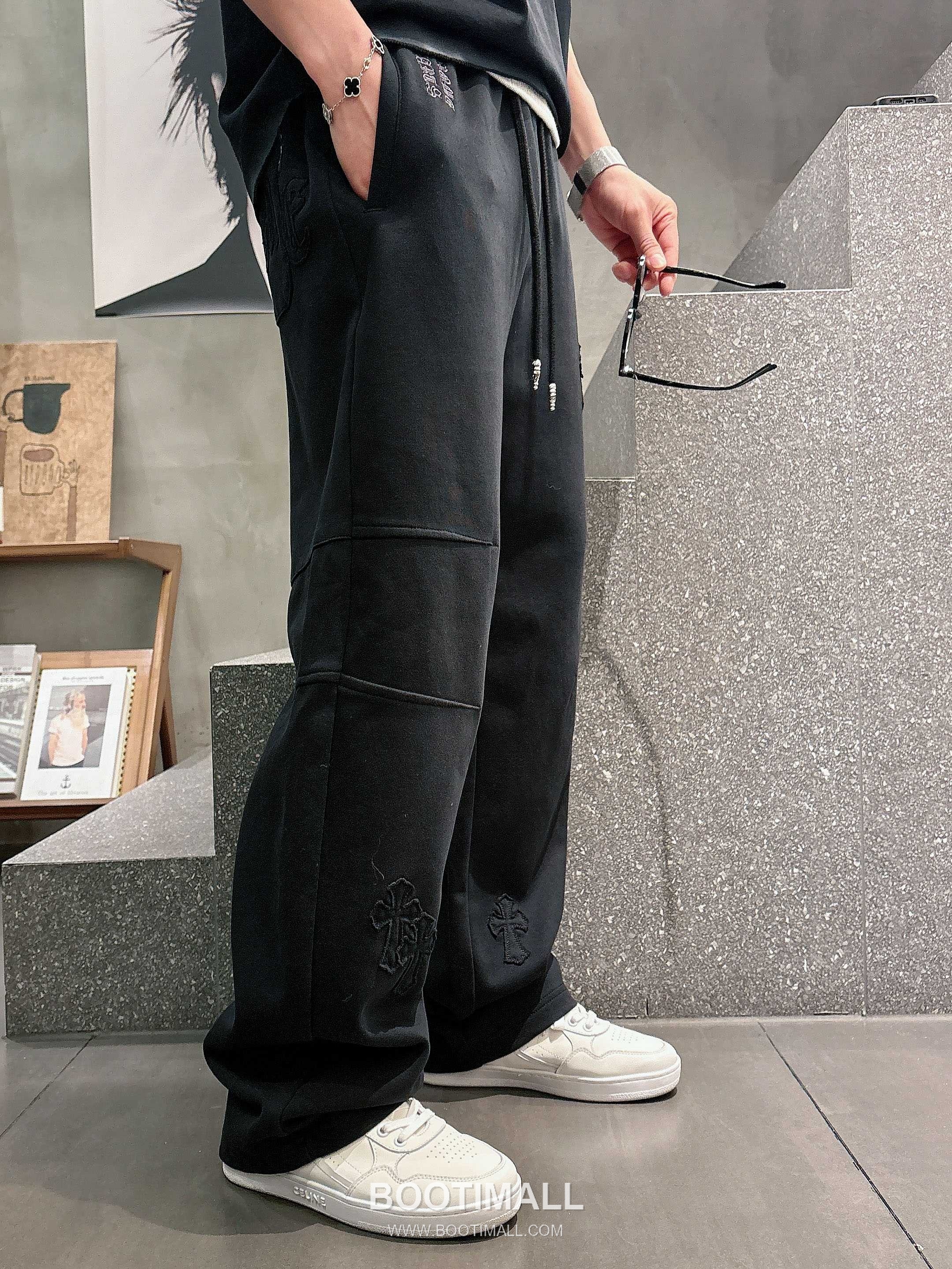 Chrome Hearts 2026 S/S Cotton Sweatpants with Logo Print 크롬하츠 2026SS 코튼 블랙 팬츠 로고 프린트 3