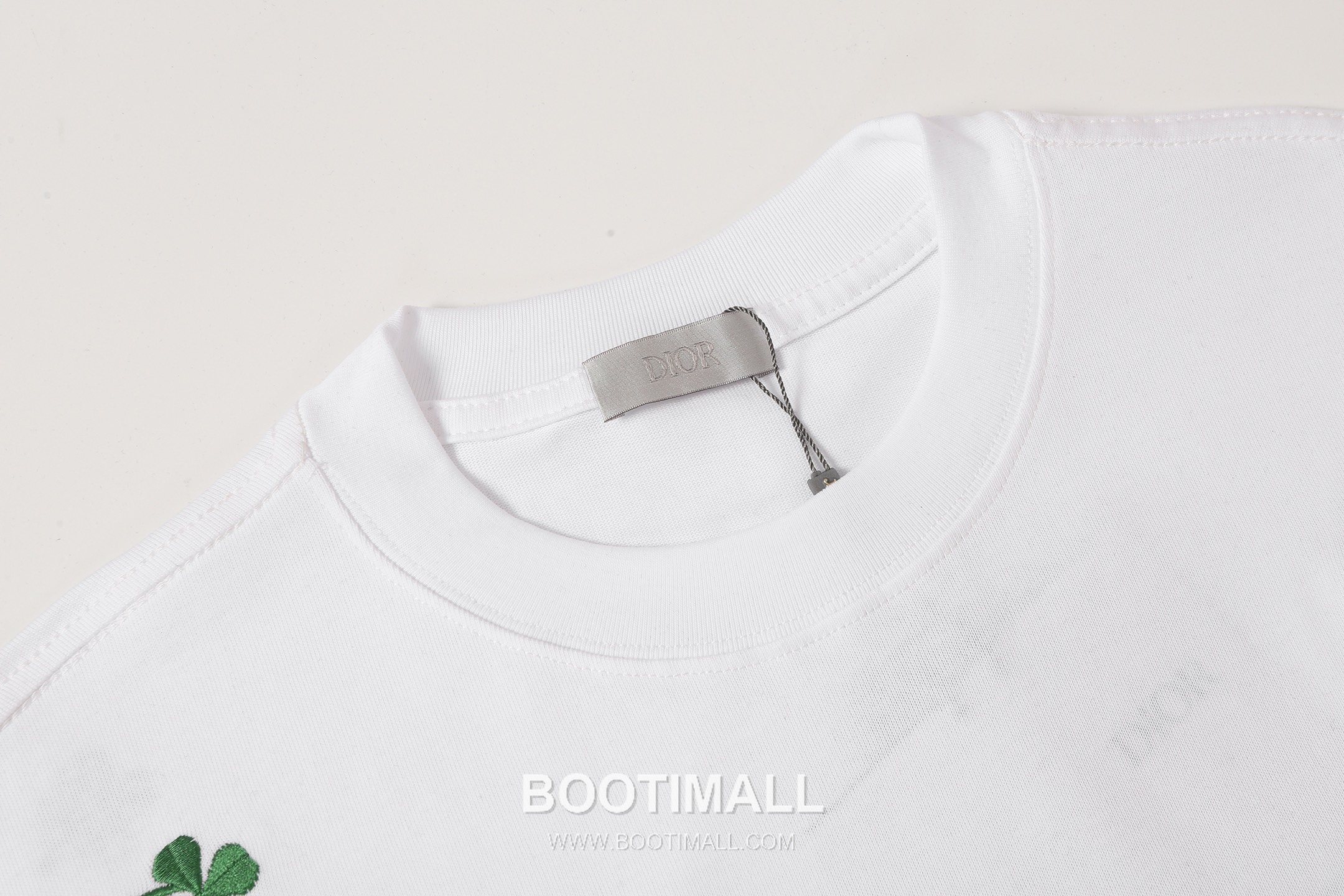 Dior 2026 S/S Cotton Short Sleeve T-Shirt with Clover Embroidered Logo 디올 2026SS 코튼 블랙 티셔츠 클로버 자수 로고 3