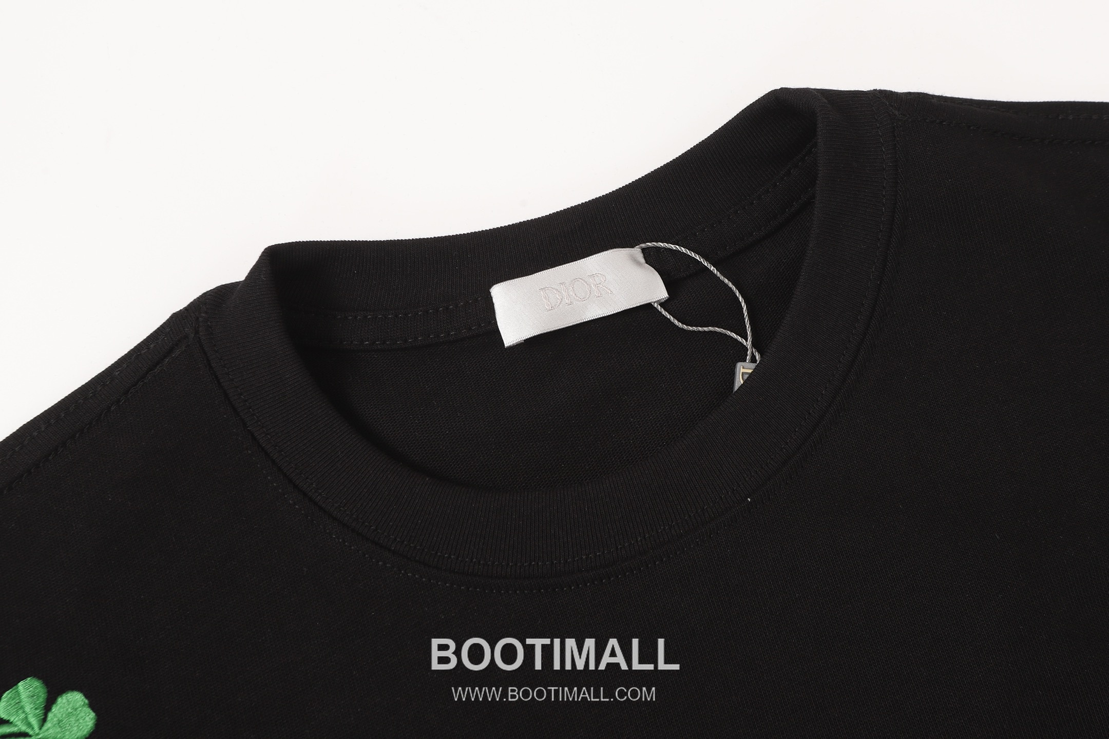 Dior 2026 S/S Cotton Short Sleeve T-Shirt with Clover Embroidered Logo 디올 2026SS 코튼 블랙 티셔츠 클로버 자수 로고 3