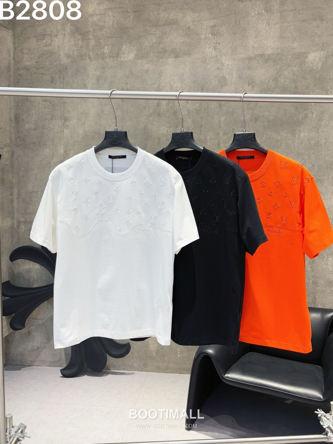 Louis Vuitton 2026 S/S Cotton Short Sleeve T-Shirt with Embroidered Logo 루이비통 2026SS 코튼 화이트 티셔츠 자수 로고 5