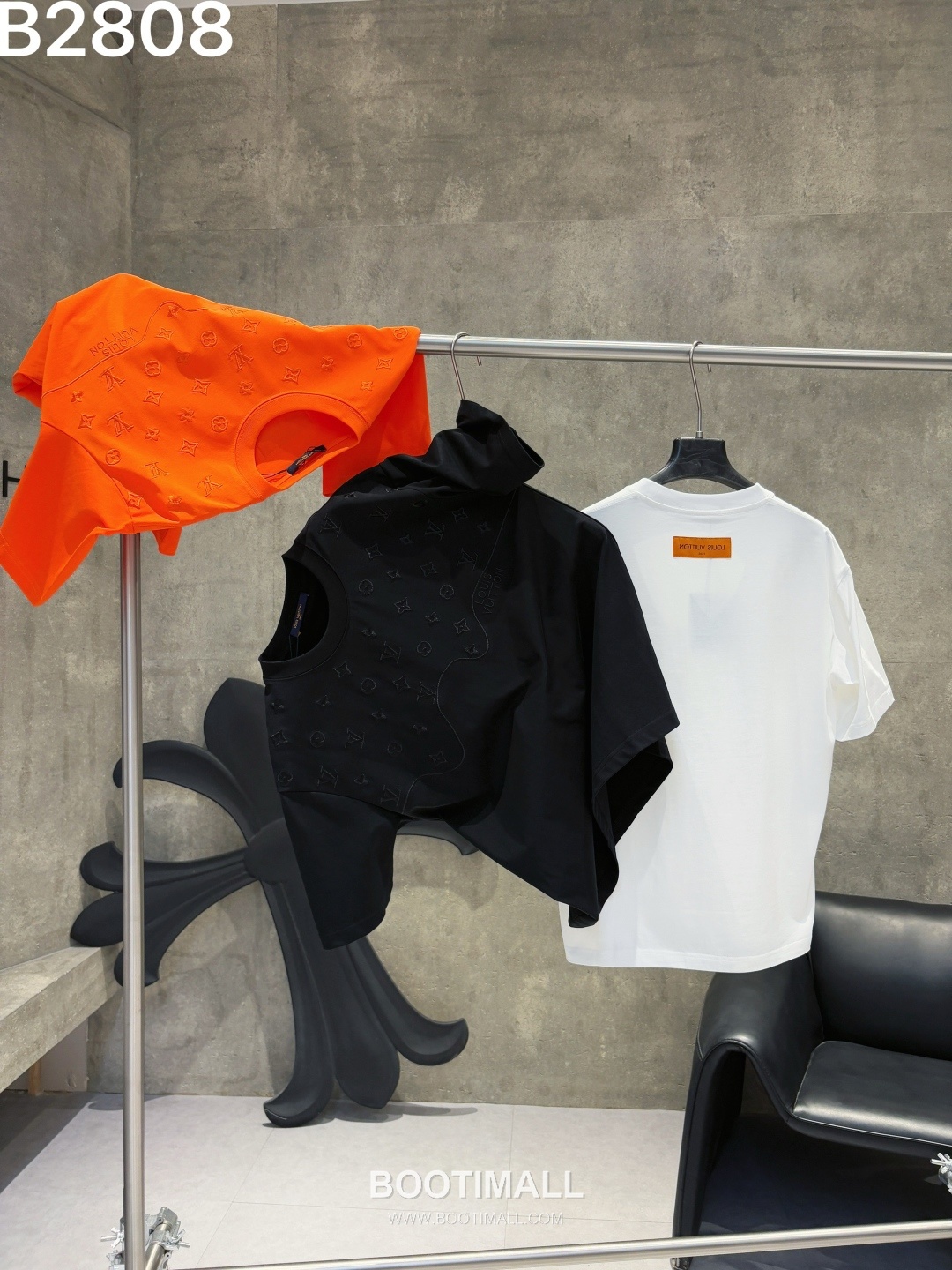 Louis Vuitton 2026 S/S Cotton Short Sleeve T-Shirt with Embroidered Logo 루이비통 2026SS 코튼 화이트 티셔츠 자수 로고 6