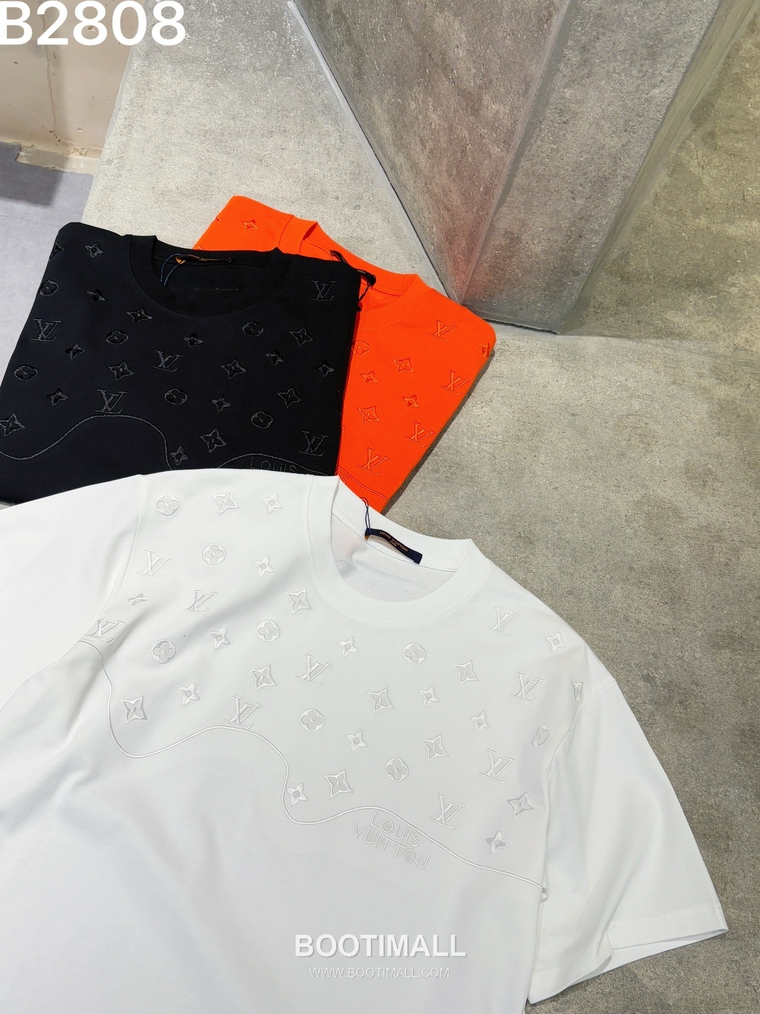 Louis Vuitton 2026 S/S Cotton Short Sleeve T-Shirt with Embroidered Logo 루이비통 2026SS 코튼 화이트 티셔츠 자수 로고 8