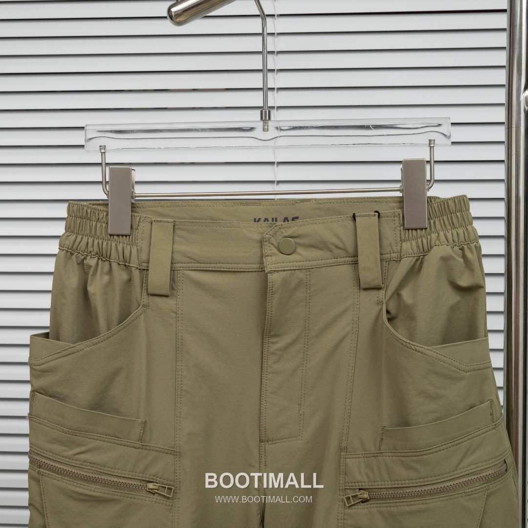 KAILAS 2025 S/S Woven Outdoor Pants with Multi Pocket Utility Design 카일라스 2025SS 폴리에스터 그레이 팬츠 멀티 포켓 기능성 3