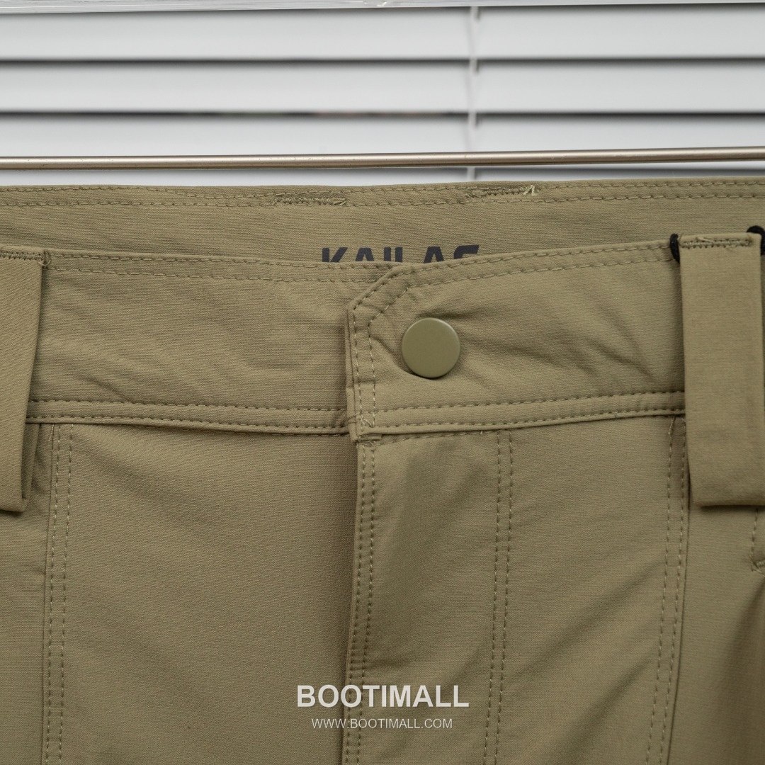 KAILAS 2025 S/S Woven Outdoor Pants with Multi Pocket Utility Design 카일라스 2025SS 폴리에스터 그레이 팬츠 멀티 포켓 기능성 4
