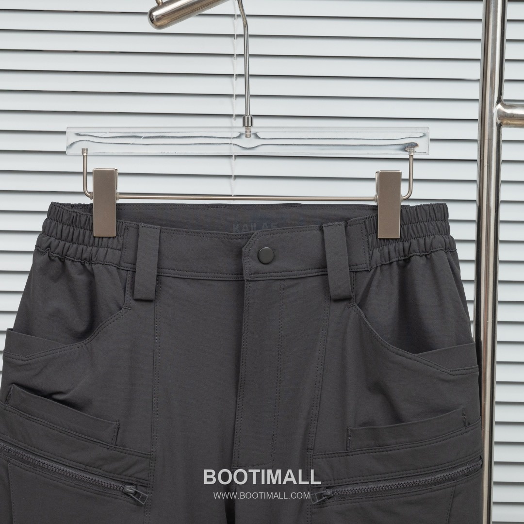 KAILAS 2025 S/S Woven Outdoor Pants with Multi Pocket Utility Design 카일라스 2025SS 폴리에스터 그레이 팬츠 멀티 포켓 기능성 3