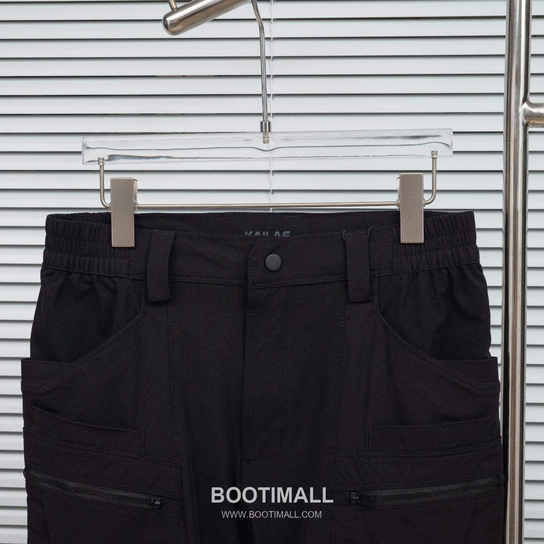 KAILAS 2025 S/S Polyester Outdoor Pants with Multi Pocket Utility Design 카일라스 2025SS 폴리에스터 그레이 팬츠 멀티 포켓 기능성 3