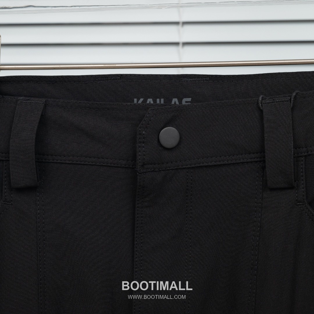 KAILAS 2025 S/S Polyester Outdoor Pants with Multi Pocket Utility Design 카일라스 2025SS 폴리에스터 그레이 팬츠 멀티 포켓 기능성 4