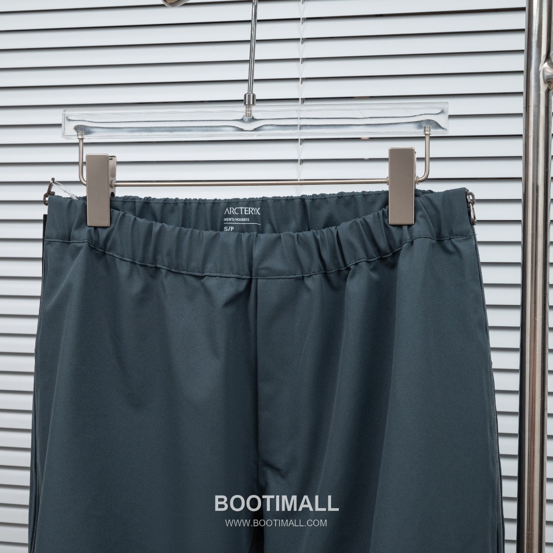 KAILAS 2025 S/S Polyester Outdoor Pants with Multi Pocket Utility Design 카일라스 2025SS 폴리에스터 그레이 팬츠 멀티 포켓 기능성 3