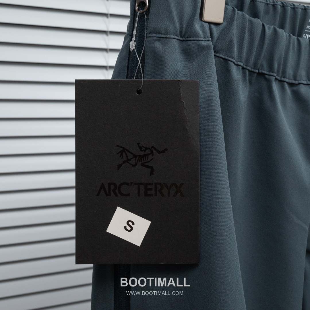 KAILAS 2025 S/S Polyester Outdoor Pants with Multi Pocket Utility Design 카일라스 2025SS 폴리에스터 그레이 팬츠 멀티 포켓 기능성 9