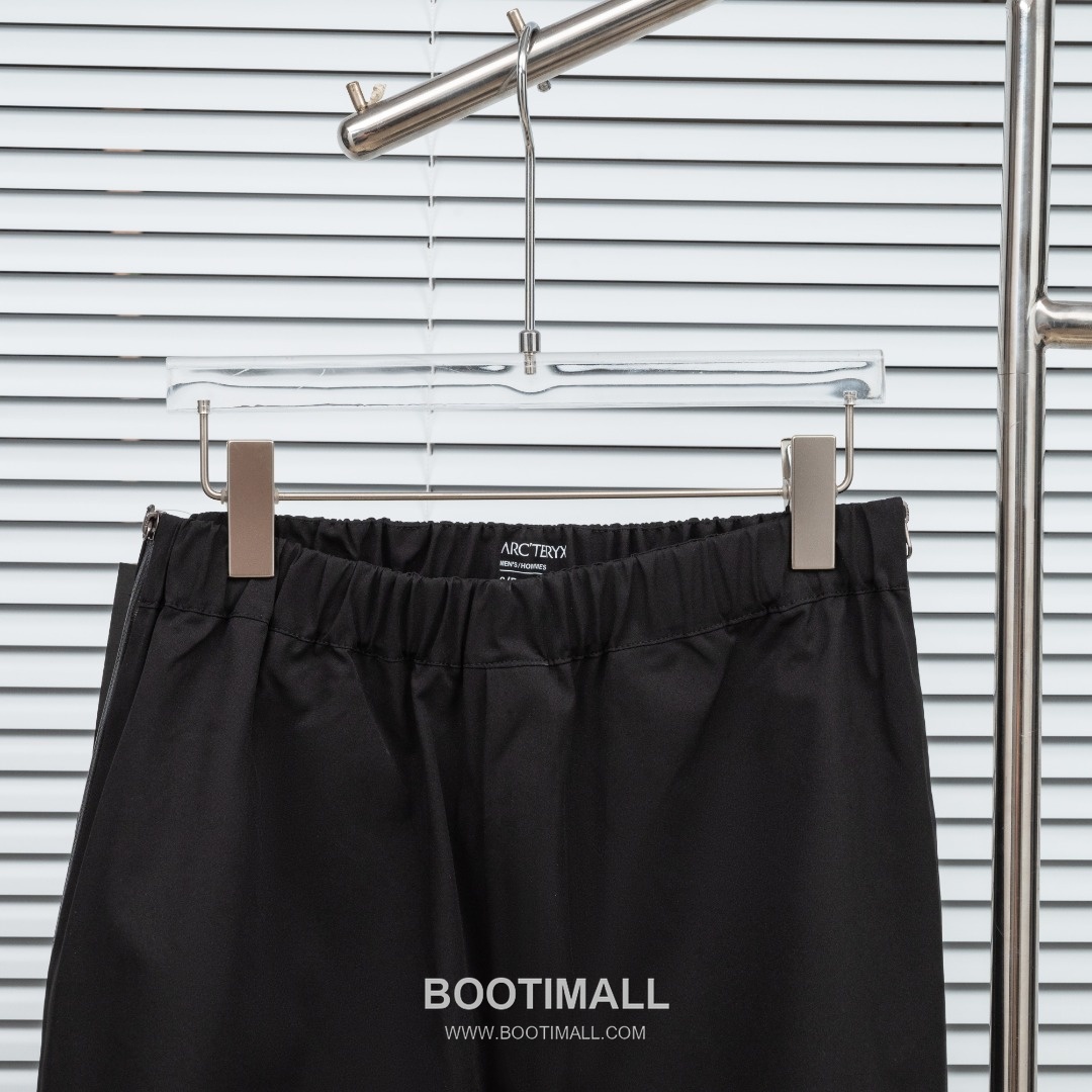 KAILAS 2025 S/S Polyester Outdoor Pants with Multi Pocket Utility Design 카일라스 2025SS 폴리에스터 그레이 팬츠 멀티 포켓 기능성 3