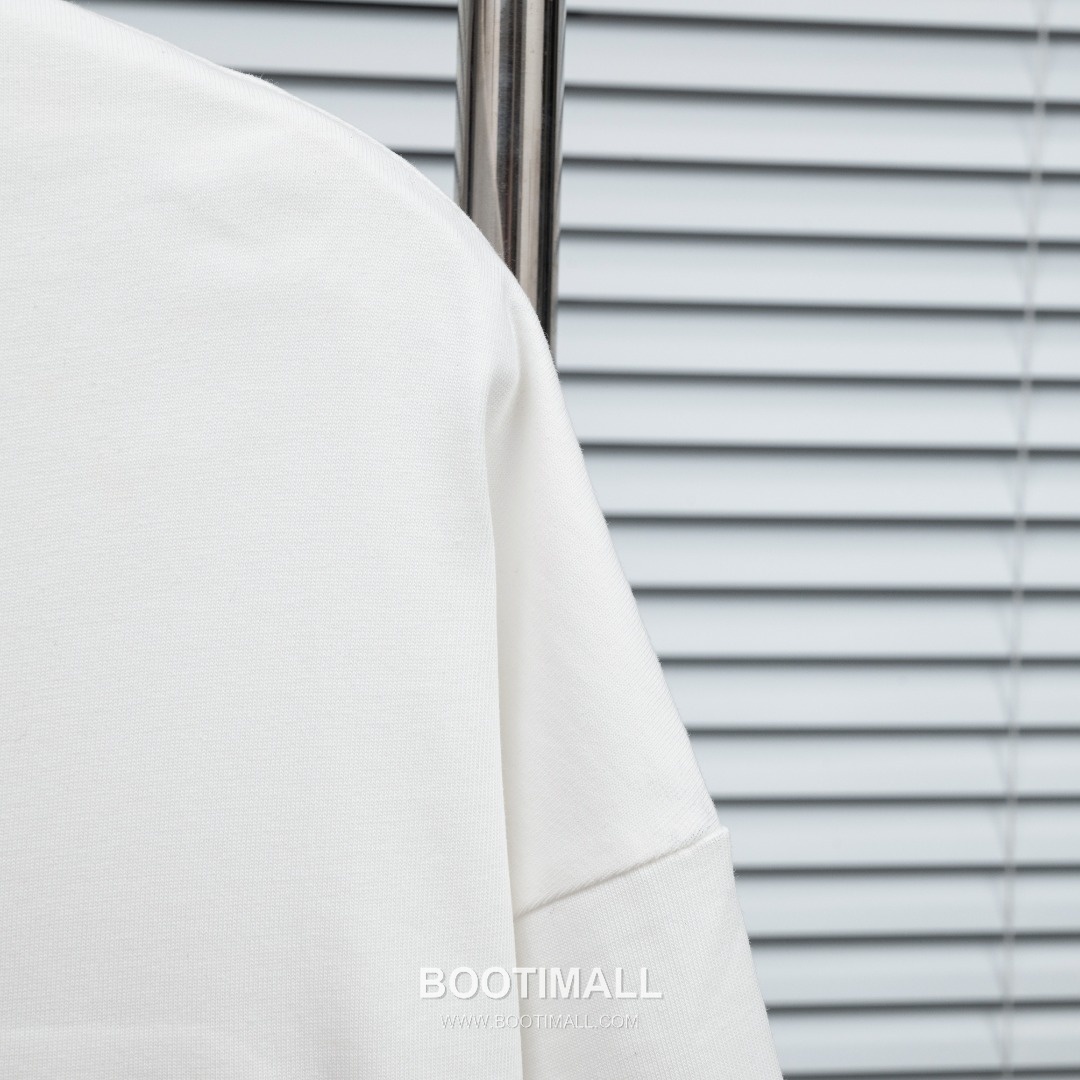 Louis Vuitton 2025 S/S Cotton Short Sleeve T-Shirt with Monogram Embroidered Color Block 루이비통 2025SS 코튼 블랙 티셔츠 모노그램 자수 컬러블록 5