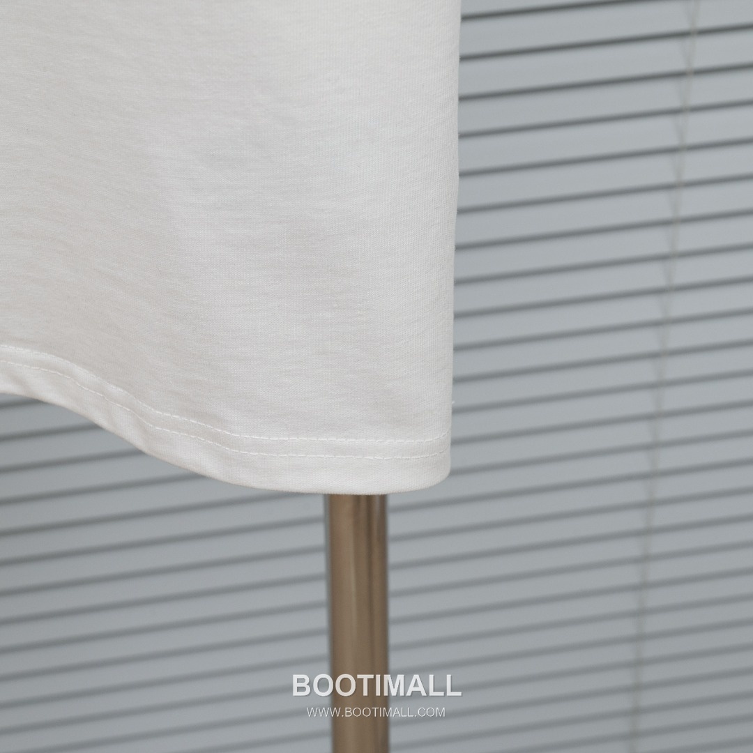 Louis Vuitton 2025 S/S Cotton Short Sleeve T-Shirt with Monogram Embroidered Color Block 루이비통 2025SS 코튼 블랙 티셔츠 모노그램 자수 컬러블록 8