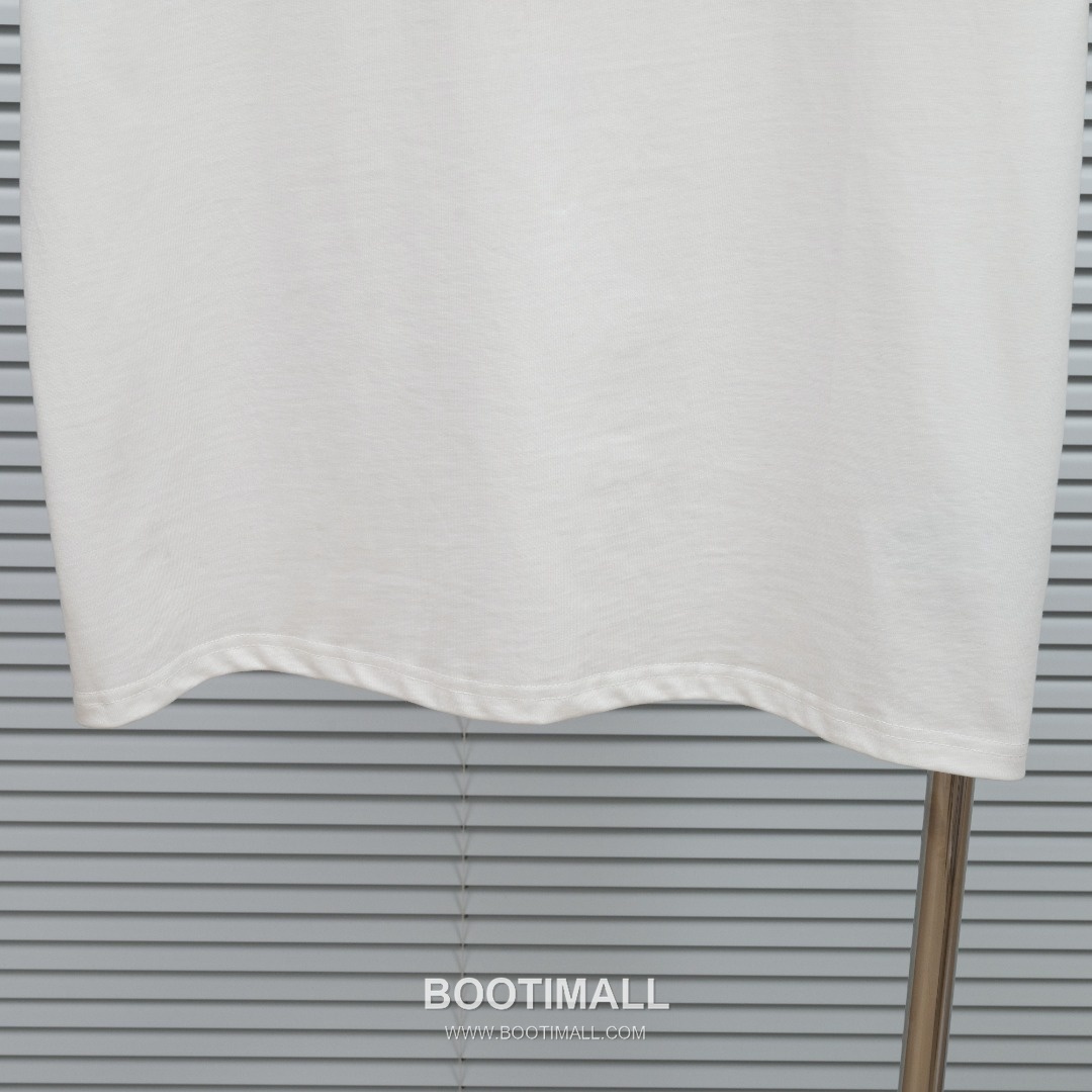 Louis Vuitton 2025 S/S Cotton Short Sleeve T-Shirt with Monogram Embroidered Color Block 루이비통 2025SS 코튼 블랙 티셔츠 모노그램 자수 컬러블록 9