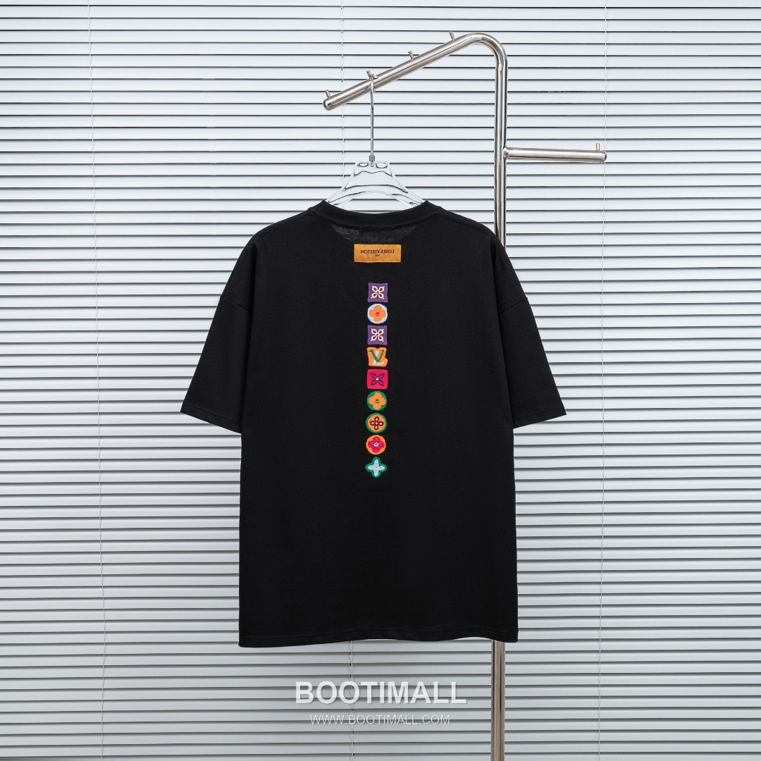 Louis Vuitton 2025 S/S Cotton Short Sleeve T-Shirt with Monogram Embroidered Color Block 루이비통 2025SS 코튼 블랙 티셔츠 모노그램 자수 컬러블록 2