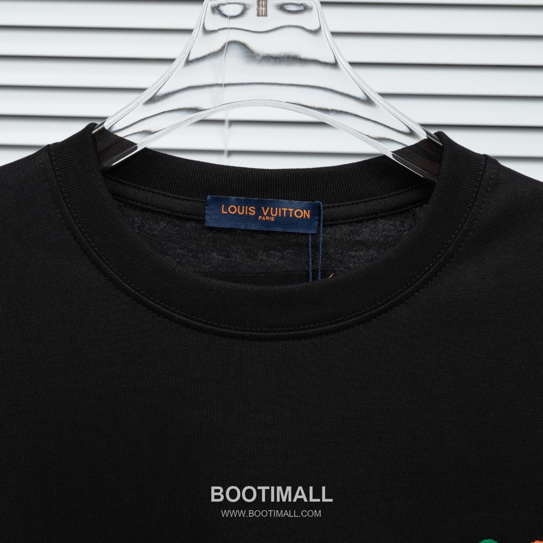 Louis Vuitton 2025 S/S Cotton Short Sleeve T-Shirt with Monogram Embroidered Color Block 루이비통 2025SS 코튼 블랙 티셔츠 모노그램 자수 컬러블록 4