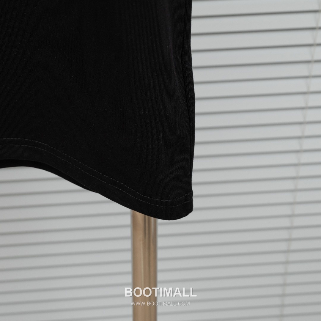 Louis Vuitton 2025 S/S Cotton Short Sleeve T-Shirt with Monogram Embroidered Color Block 루이비통 2025SS 코튼 블랙 티셔츠 모노그램 자수 컬러블록 8