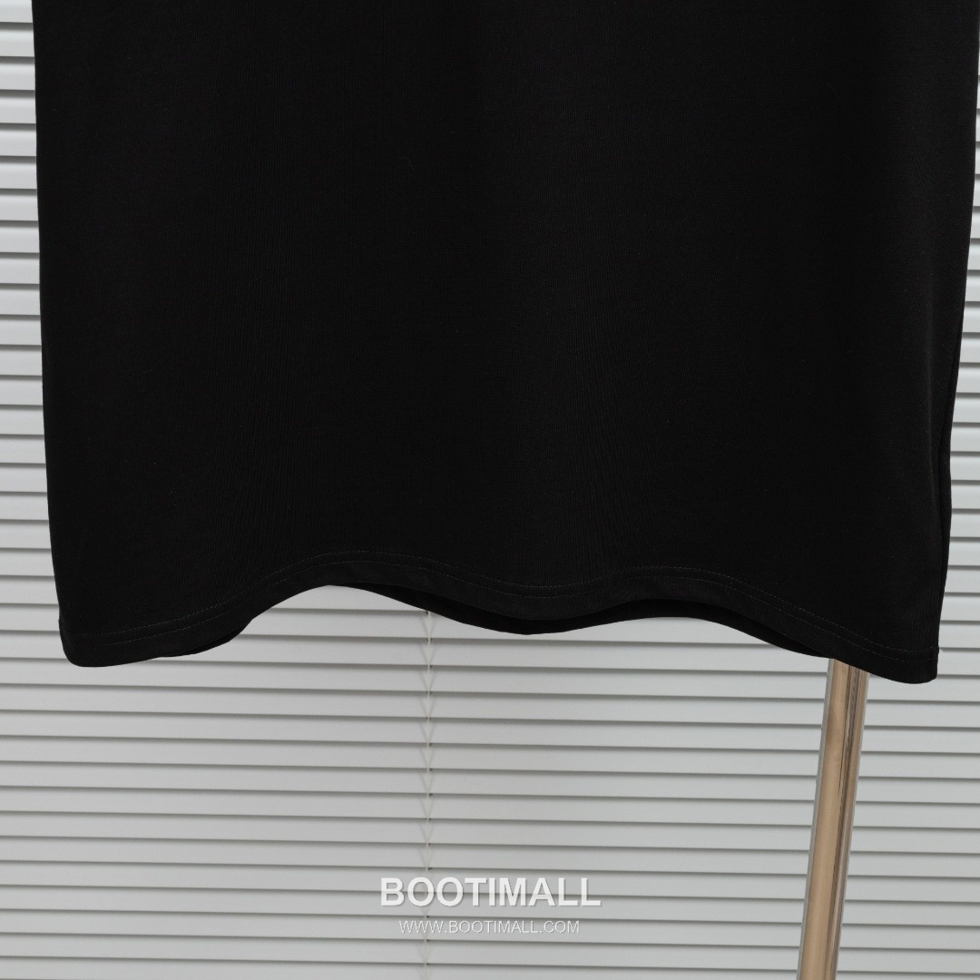 Louis Vuitton 2025 S/S Cotton Short Sleeve T-Shirt with Monogram Embroidered Color Block 루이비통 2025SS 코튼 블랙 티셔츠 모노그램 자수 컬러블록 9