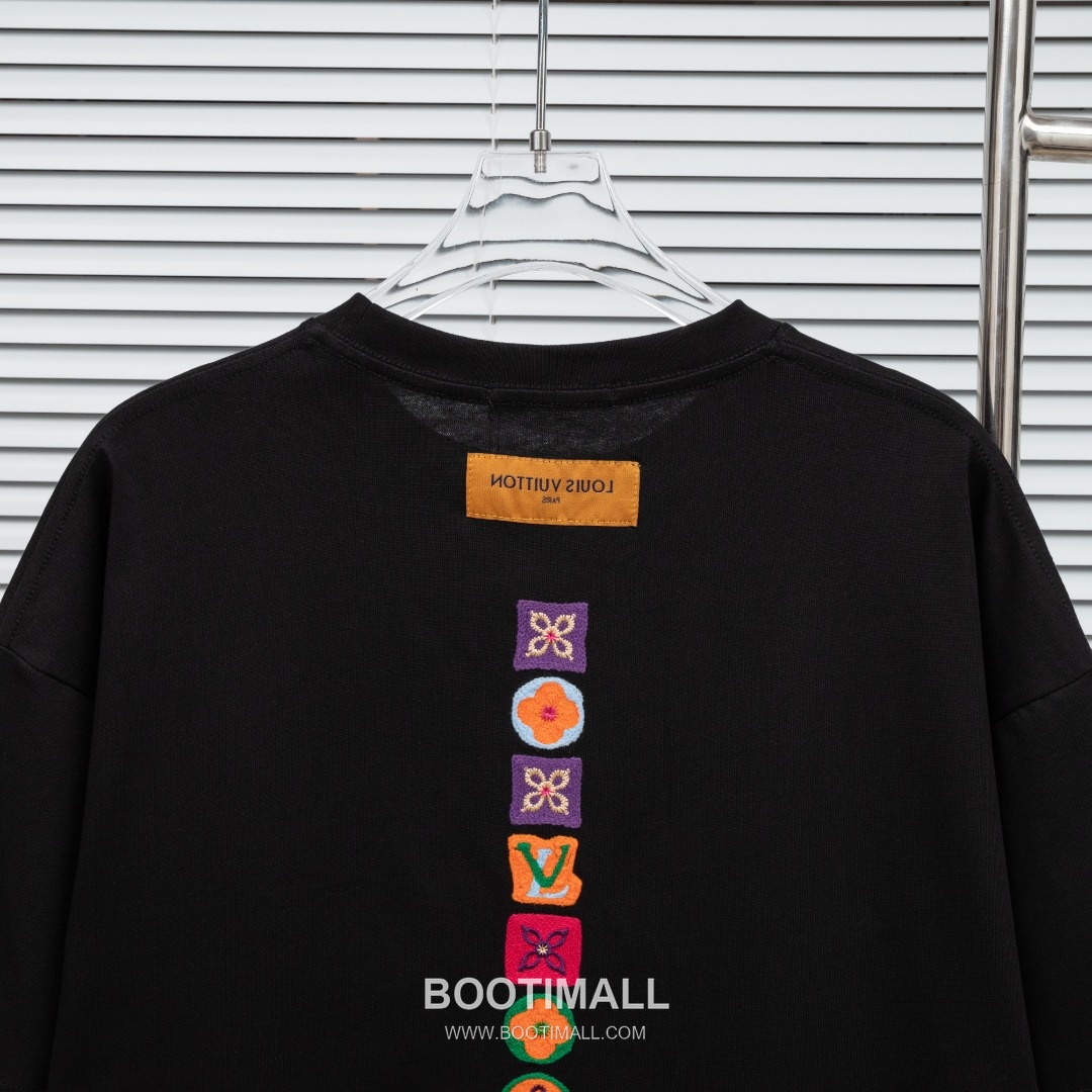 Louis Vuitton 2025 S/S Cotton Short Sleeve T-Shirt with Monogram Embroidered Color Block 루이비통 2025SS 코튼 블랙 티셔츠 모노그램 자수 컬러블록 12