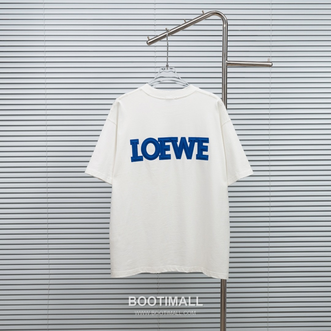 Loewe 2025 S/S Cotton Short Sleeve T-Shirt with Distressed Foam Print 로에베 2025SS 코튼 블랙 티셔츠 디스트로이드 발포 프린트 2