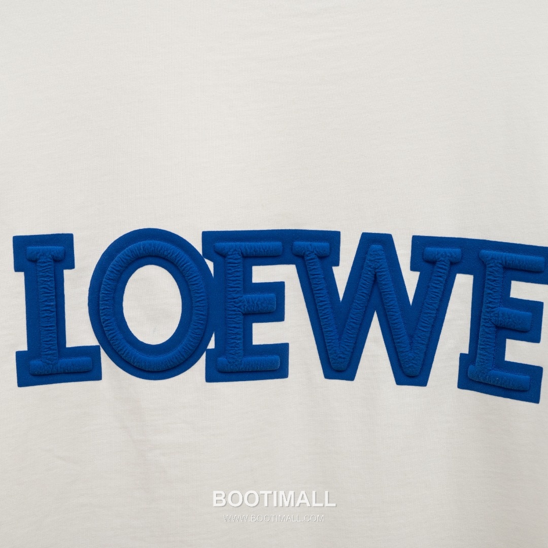Loewe 2025 S/S Cotton Short Sleeve T-Shirt with Distressed Foam Print 로에베 2025SS 코튼 블랙 티셔츠 디스트로이드 발포 프린트 4