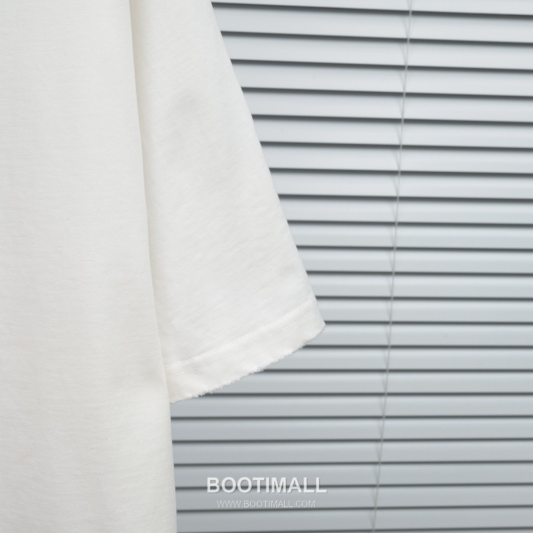 Loewe 2025 S/S Cotton Short Sleeve T-Shirt with Distressed Foam Print 로에베 2025SS 코튼 블랙 티셔츠 디스트로이드 발포 프린트 9