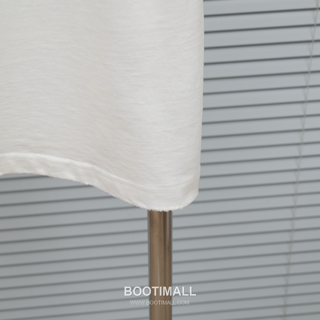 Loewe 2025 S/S Cotton Short Sleeve T-Shirt with Distressed Foam Print 로에베 2025SS 코튼 블랙 티셔츠 디스트로이드 발포 프린트 10