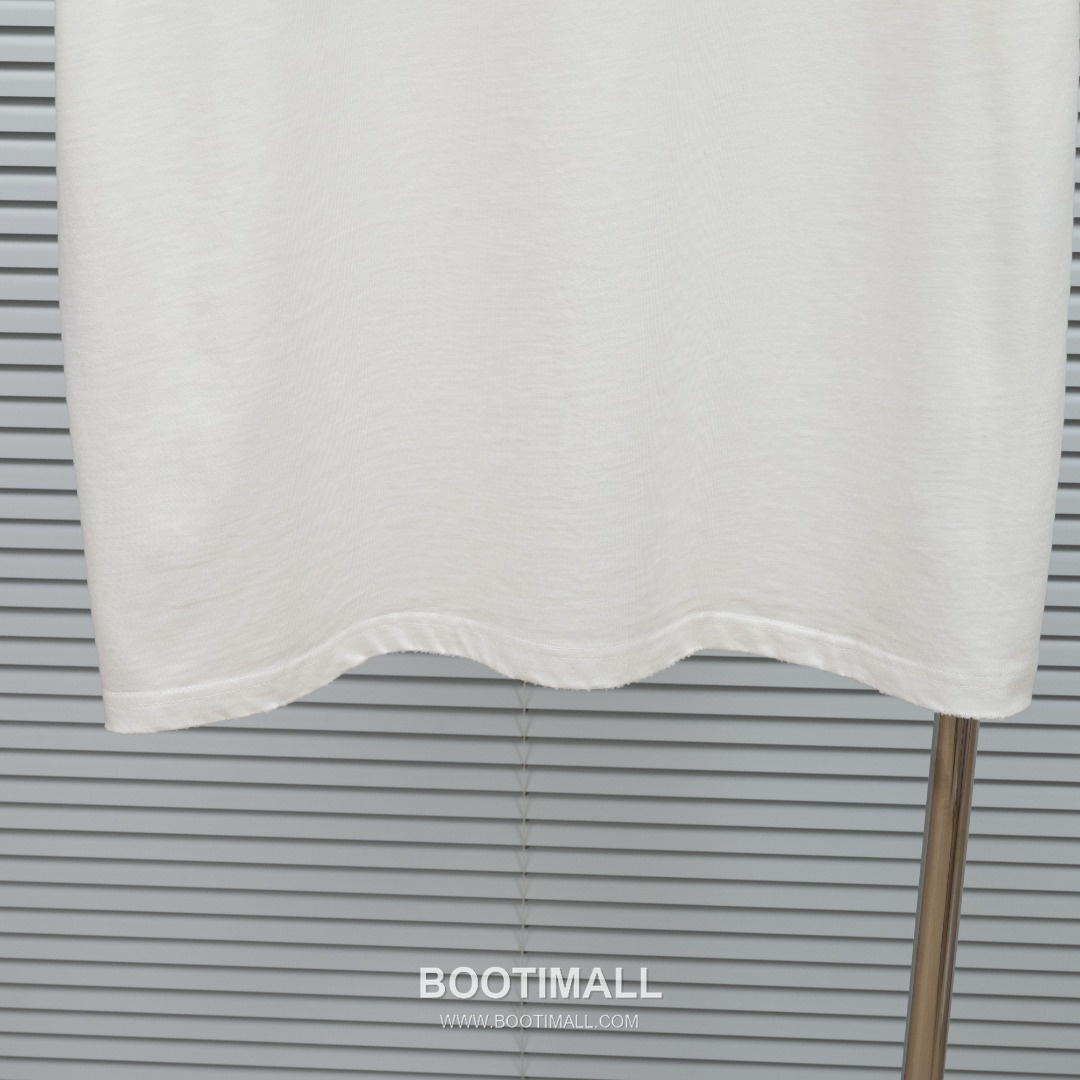 Loewe 2025 S/S Cotton Short Sleeve T-Shirt with Distressed Foam Print 로에베 2025SS 코튼 블랙 티셔츠 디스트로이드 발포 프린트 11